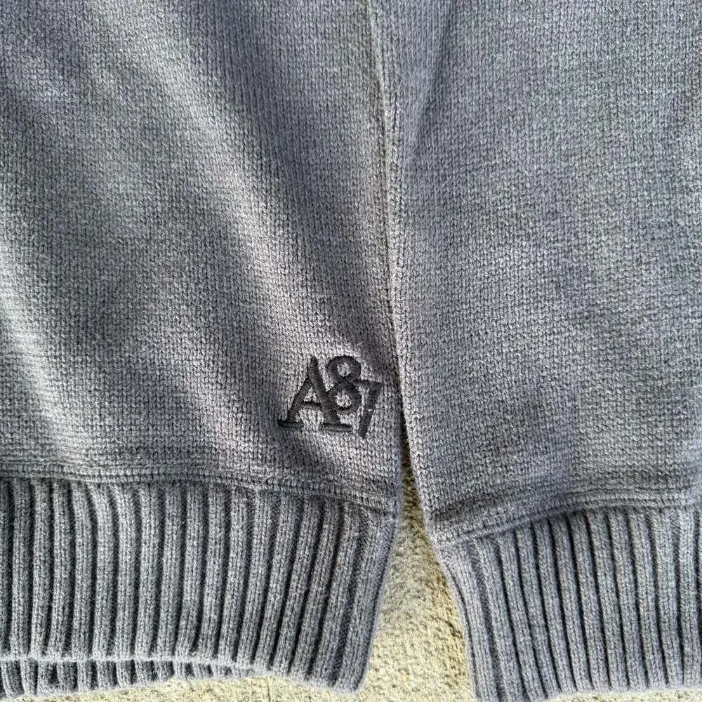 Aeropostale Men's Gray Black and White Striped Crewneck Knit Sweater XL